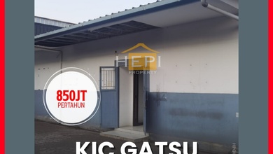 Gudang Bagus Area Parkir Luas di Kic Gatot Subroto