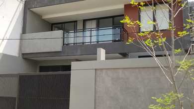 Hunian Mewah di Banyumanik, Semarang, 5 Kamar Tidur, LT 330m²