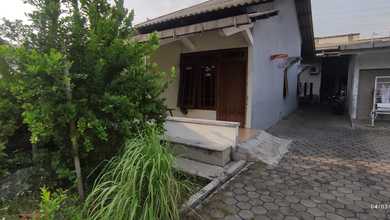 Kesempatan Rumah di Gayamsari, Semarang, LB 160m², Harga 1,6 Miliar