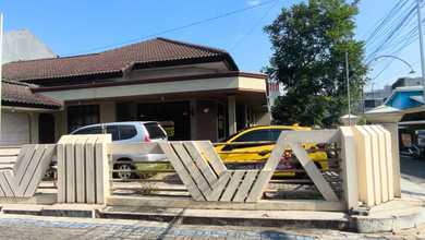Hunian Mewah di Ngesrep, Semarang, 6 Kamar Tidur, LT 342m²