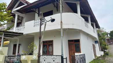 Jual Rumah Mewah Luas 200 m2 di Banyumanik, Semarang