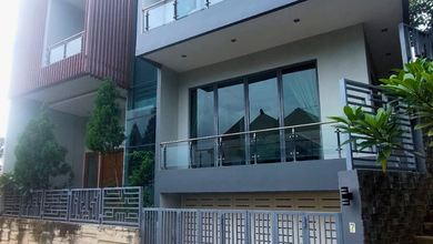 Dijual rumah Eksklusif di Gajah Mungkur, Semarang - LT 251m²