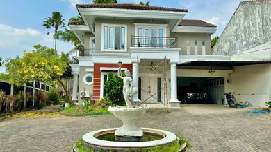 Rumah Area Premium Tembalang, Semarang - Harga Menarik 14 Miliar