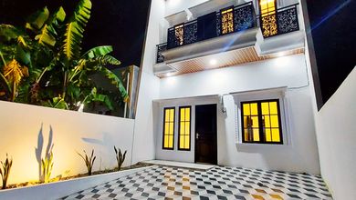 Rumah Dijual di Semarang Selatan, Semarang, LB 72m², Harga Terbaik!