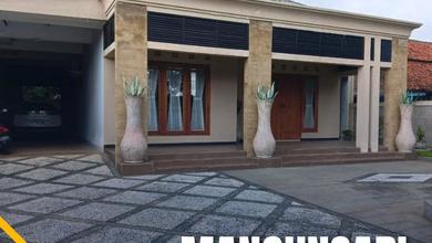 Rumah Elegan di Gunung Pati, Semarang, 33 Kamar Tidur, LT 931m²