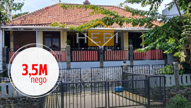 Rumah Mewah di Semarang Barat, Semarang, 3 KT, LT 200m²