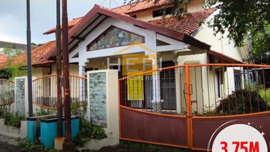 Jual Rumah Cantik LT 636 m2 area Srondol, Semarang