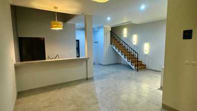 Rumah Modern Luas 100 Jual di Majapahit, Semarang