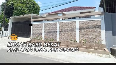 Hunian Mewah di Semarang Tengah, Semarang, 3 KT, LT 414m²