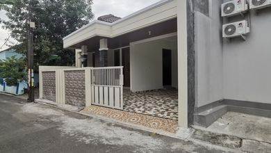 Kesempatan Rumah di Pedurungan, Semarang, LB 160m², Harga 1,45 Miliar