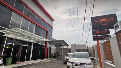 Showroom Kantor Dan Gudang Kaligawe Siap Pakai ! Area Parkir Luas