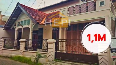 Kesempatan Rumah di Semarang Timur, Semarang, LB 195m², Harga 1,1 Miliar