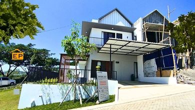 Kesempatan Rumah di Tembalang, Semarang, LB 105m², Harga 2,3 Miliar