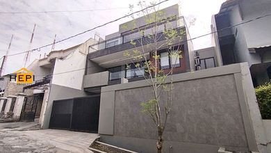 Hunian Prestisius di Kawasan Bukit Sari, Semarang, LB 520m², Harga 5 Miliar