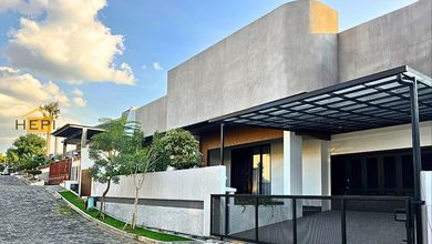 Rumah Mewah di Kawasan Candi Golf, Semarang, LB 285m², Harga 9 Miliar