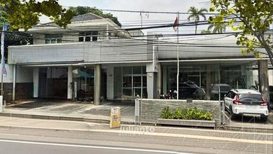 Showroom Mobil Disewakan !Ada Bengkel dan Cuci Mobil