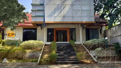 Rumah Mewah di Semarang Barat, Semarang, 4 KT, LT 966m²