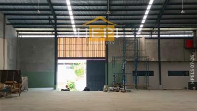 Gudang Sewa Lik Kaligawe Terboyo. Ada Kantor dan Loading Dock