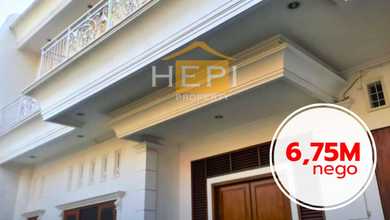 Rumah Area Premium Kalibanteng kidul, Semarang - Harga Menarik 6,75 Miliar