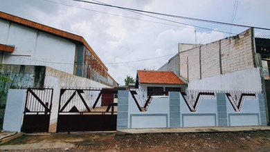 Kantor + Gudang Majapahit Tengah Kota Semarang Minim Renovasi