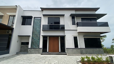 Rumah Area Premium Sambiroto, Semarang - Harga Menarik 5 Miliar