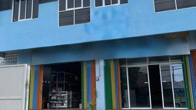 Toko + Gudang Siap Pakai di Jl. Raya Woltermonginsidi Pedurungan