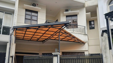 Rumah Elite di Kawasan Halmahera, Semarang, LB 290m², Harga 3 Miliar