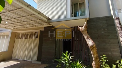 Rumah Mewah di Bukit Sari, Semarang, 4 Kamar Tidur, LT 200m²
