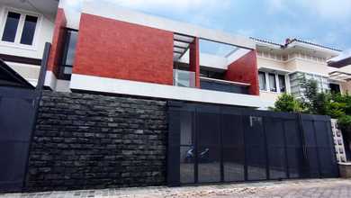 Kesempatan Eksklusif, rumah Prestisius di Gajah Mungkur, Semarang, LB 364m²