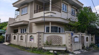 Rumah Elegan di Semarang Tengah, Semarang, 4 KT, LT 162m²