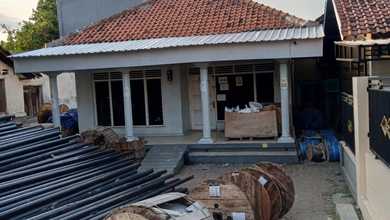 Kesempatan Eksklusif, rumah Mewah di Margadana, Tegal, LB 300m²