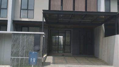 Rumah Mewah di Candi Golf, Semarang, 4 Kamar Tidur, LT 189m²