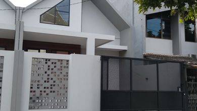 Disewakan Cepat Rumah Bagus dengan Tanah Luas 102 m2 Daerah Halmahera