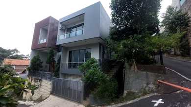 Rumah Elite di Kawasan Semarang Selatan, Semarang, LB 500m², Harga 3,6 Miliar