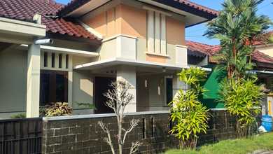 Kesempatan Rumah di Tlogosari, Semarang, LB 160m², Harga 1,3 Miliar