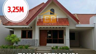 Rumah Area Luxury Semarang Utara, Semarang - Harga Menarik 3,25 Miliar