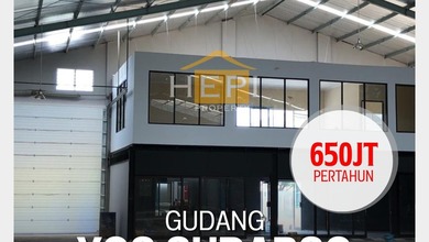 Gudang masuk truk besar di Semarang Barat