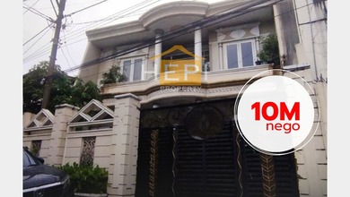 Rumah Mewah di Tlogosari, Semarang, 8 KT, LT 489m²