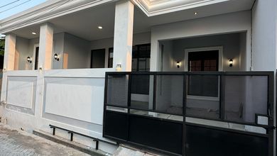 Rumah Dijual di Tanah Mas, Semarang, LB 100m², Harga Kompetitif!