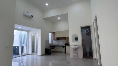 Rumah modern dengan Lahan 166 m2 Daerah Graha Padma, Semarang