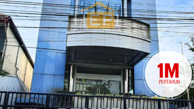 Gedung Tengah Kota Di Jl Pemuda. Cocok Untuk Perkantoran, Bank, Atau Usaha Lainnya.