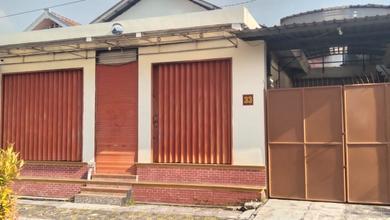 Kesempatan Rumah di Ungaran Barat, Semarang, LB 300m², Harga 1,8 Miliar