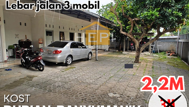 Murah ! Rumah Kos Jl Durian Banyumanik, Semarang. Bangunan Masih bisa Dikembangkan. Jalan Lebar 3 Mobil.