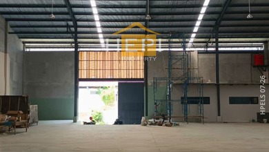 Gudang Lik Siap Pakai di Kaligawe, Semarang Timur. Ada Loading Dock, Posisi Hook Strategis.