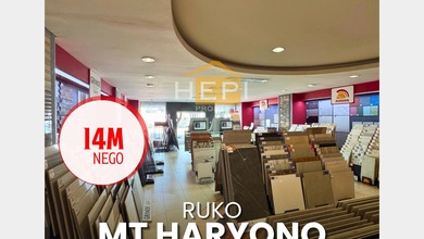 Ruko tengah kota siap pakai di MT Haryono Semarang Timur