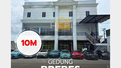 Bangunan Gedung 3 Lantai di Brebes Jawa Tengah