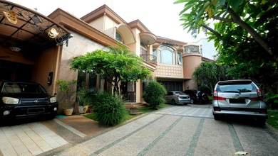 Rumah Prestisius di Kawasan Candisari, Semarang, LB 550m², Harga 10,5 Miliar