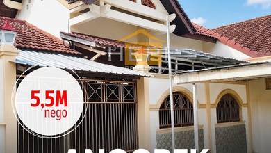 Rumah Elegan di Semarang Tengah, Semarang, 6 Kamar Tidur, LT 200m²