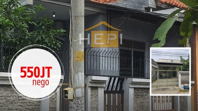 Kesempatan Rumah di Dempel, Semarang, LB 160m², Harga 550 Juta