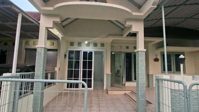 Rumah Siap Huni Terenovasi! Lokasi di Cluster Nyaman Dekat Tol